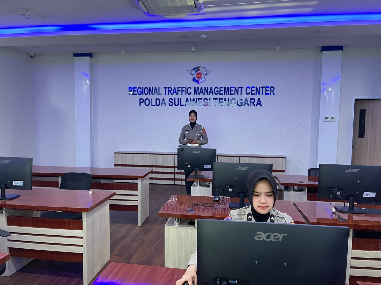 Traffic Update RRI Kendari, Ditlantas Polda Sultra Pantau Arus Lalu Lintas Ramai, Tetap Terkendali