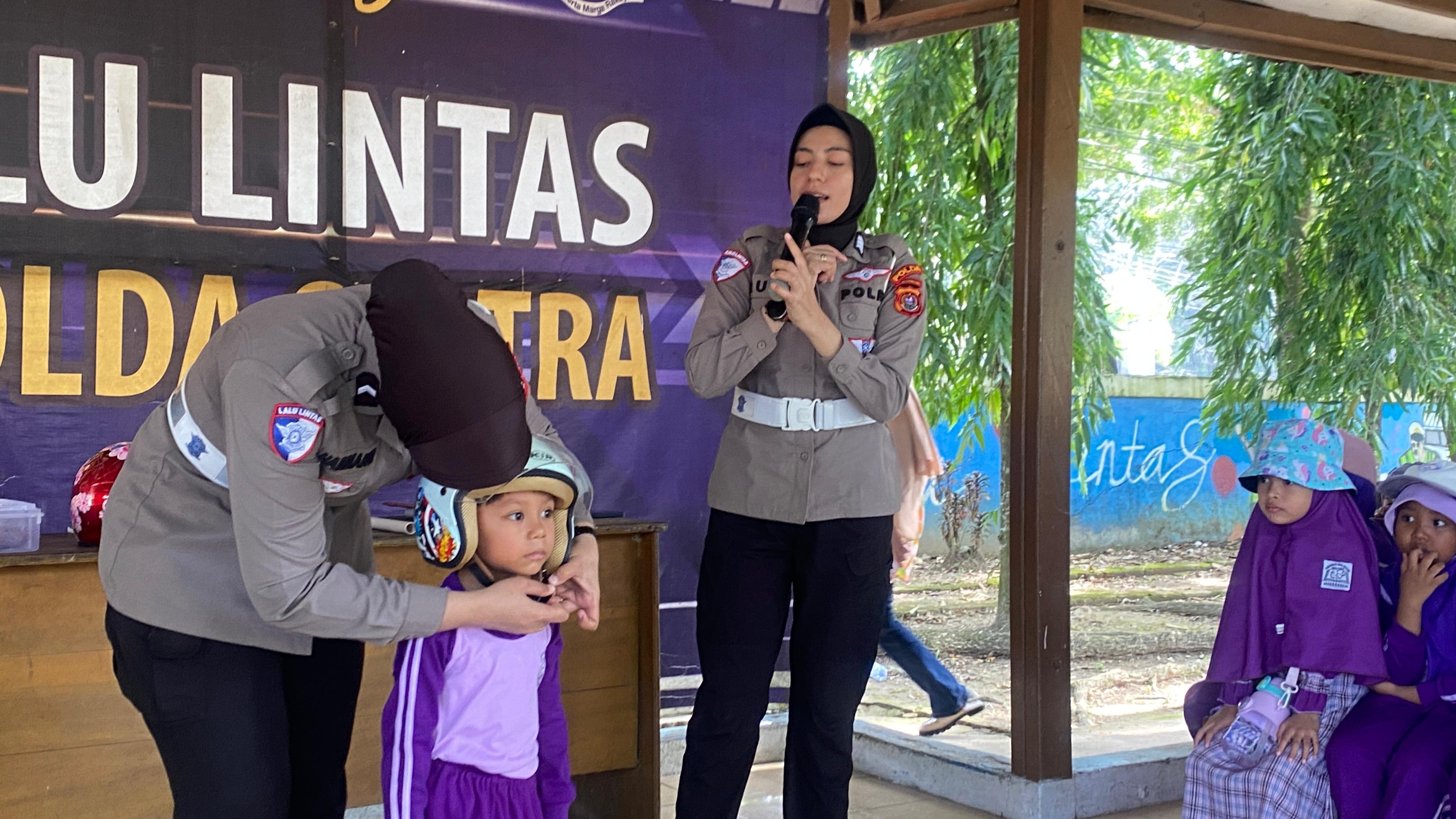 Polantas Polda Sultra Edukasi Anak Usia Dini Lewat Program Polsanak di Taman Lalu Lintas