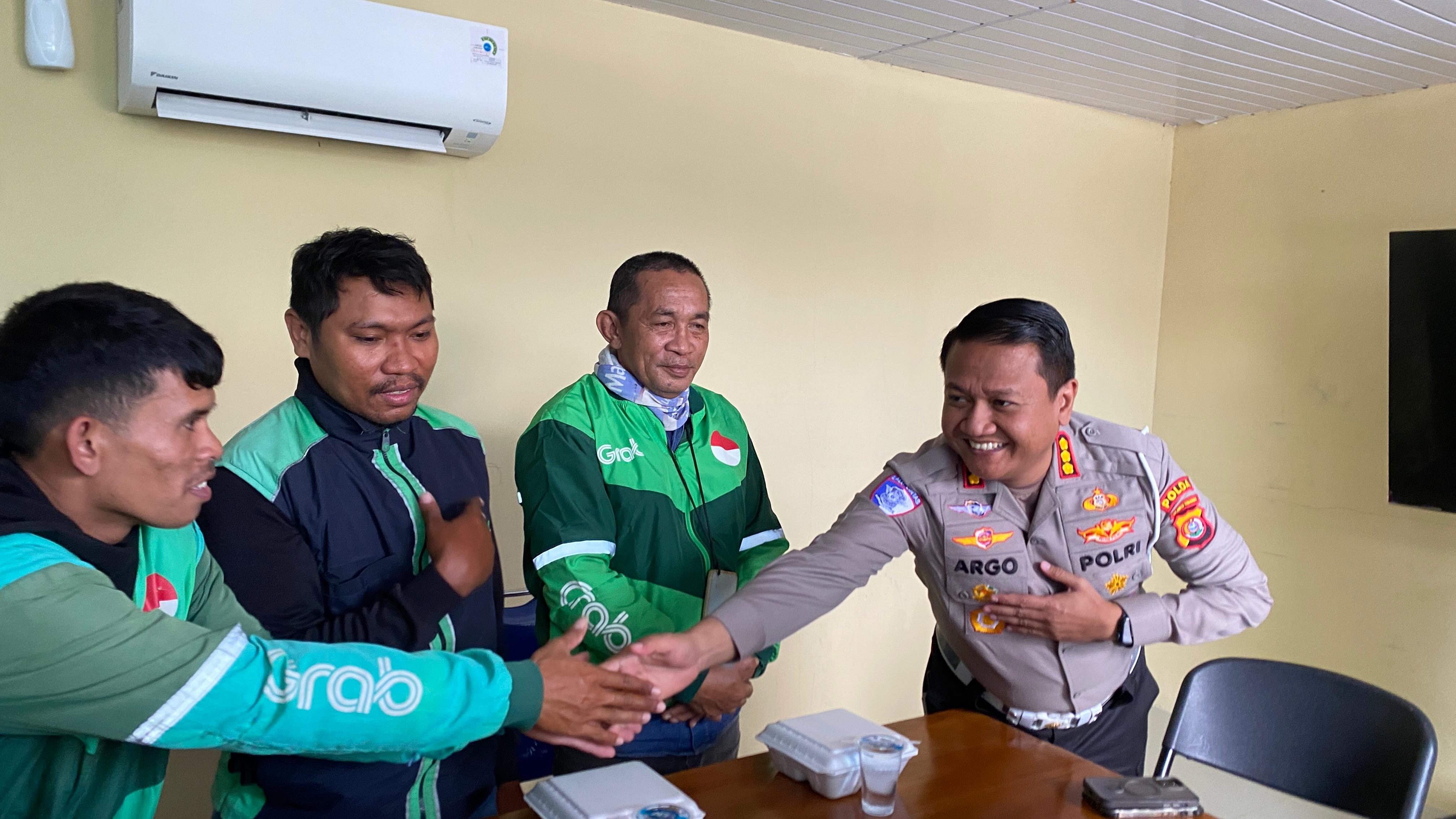 Rangkul Ojol ARMI Kendari, Ditlantas Polda Sultra Bangun Kedekatan Lewat Polantas Karib